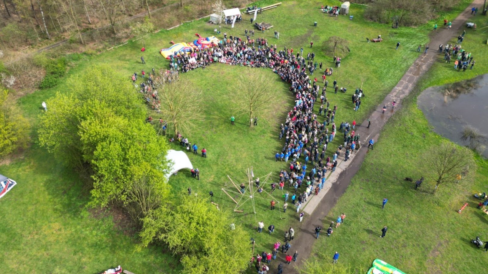 Header: drone foto van de sluiting van HIT Mook